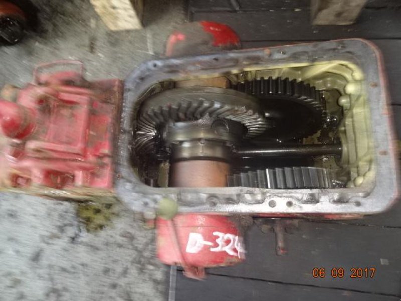 Sonstige Ersatzteile типа Case IH D 324- Getriebe mit Differential, gebraucht в Neureichenau (Фотография 4)