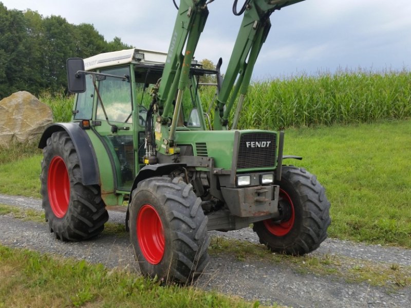 Traktor типа Fendt 275 S, Frontlader,dritter vierter Kreis,Hydr. Werkzeugver., Wendeschaltung., Gebrauchtmaschine в Reuth (Фотография 1)